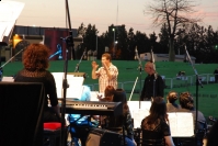 Mtra Andrea Fusco en el ensayo del Coro de la UNNE